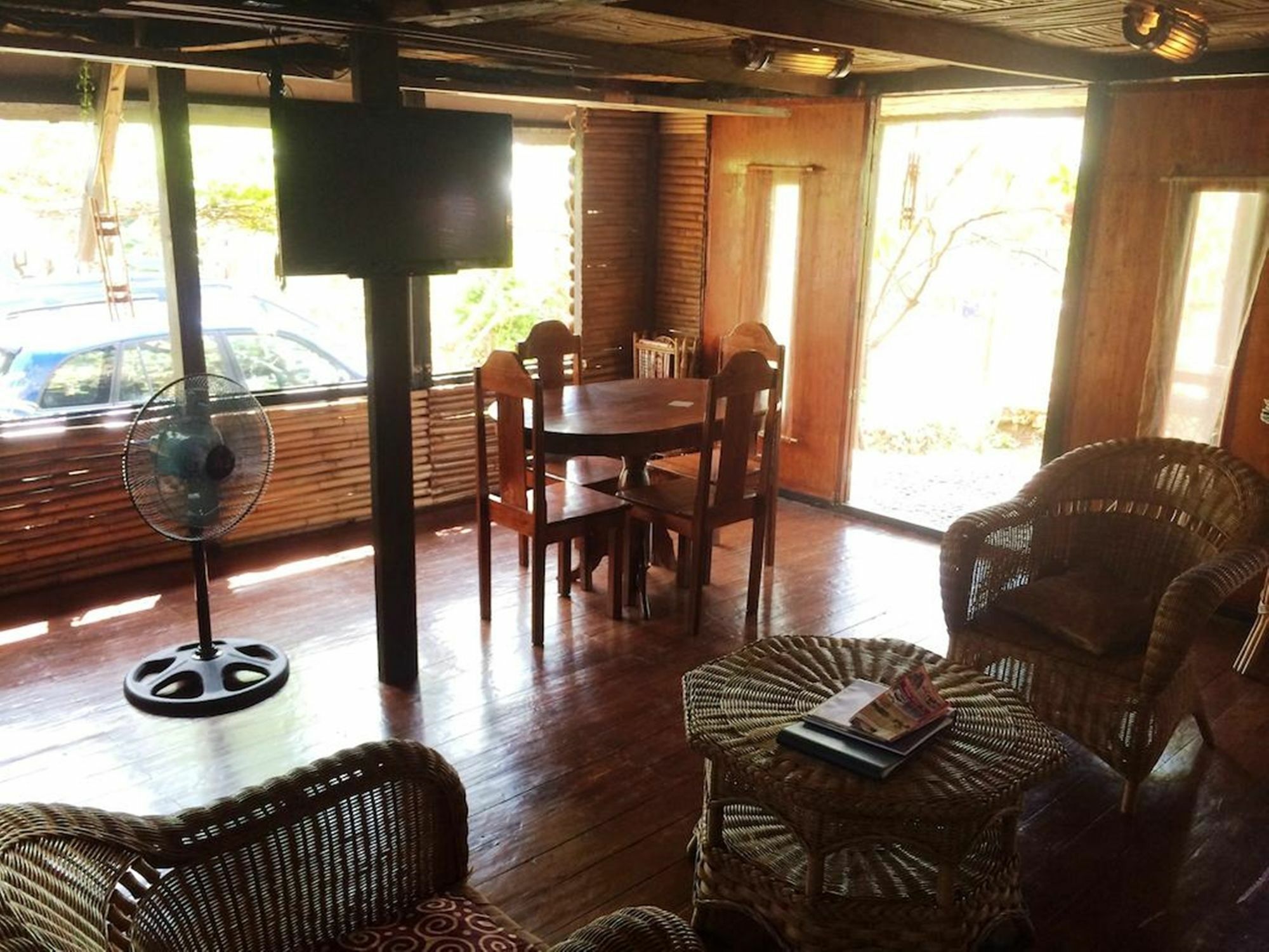 The Village House Puerto Princesa Екстериор снимка